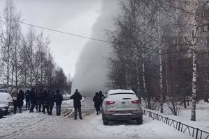 Прорвало трубу: у Петербурзі багатоповерховий будинок облило окропом та парою – відео