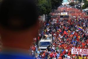 Революція у Венесуелі: масові протести, опозиціонер оголосив себе 