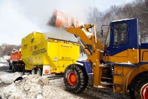 Що воно за "звір": у Києві випробували першу в Україні мобільну снігоплавильню – відео