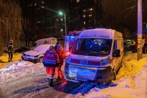 "Дихати було неможливо": у Києві пожежа заблокувала жителів 9-поверхівки