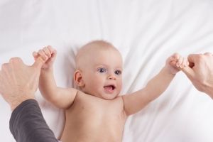 Стало відомо, яку грошову допомогу отримуватимуть сім'ї з новонародженими для відшкодування зарплати няні