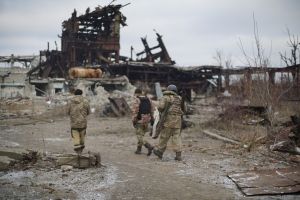 "До ворога – 200 метрів": кореспонденти показали позиції українських бійців поблизу Донецька – фото
