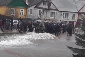 У Білорусі підліток накинувся з ножем на вчительку і дітей, є загиблі