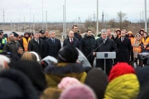 "Окружною дорогою це не закінчується": Порошенко анонсував новий проект після відкриття траси "Одеса-Рені"