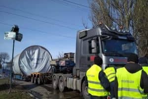 Поблизу Краматорська почали зводити установки вітропарку – фото