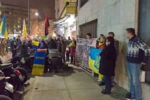 Майдан під посольством РФ: у Ризі та Лісабоні вшанували пам'ять Небесної Сотні
