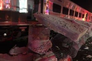 В США два потяги врізалися у вантажівку: троє людей загинули