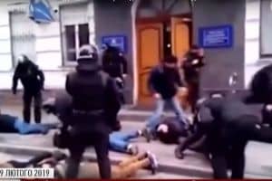 В Офисе Генпрокурора рассказали, что делать, если вас избил полицейский