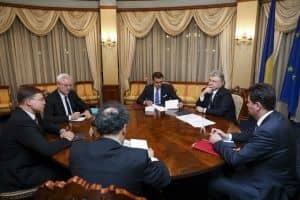 Порошенко зустрівся з віце-президентом Єврокомісії Домбровскісом: про що говорили