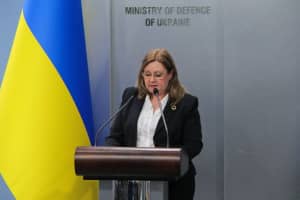 Стало відомо, скільки жінок служать в українській армії