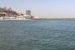 Штормовой ветер в Одессе сдул коляску с ребенком в море – видео