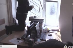 У Києві обстріляли будівлю суду: в поліції розповіли про пошкодження