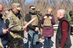 В Україну з окупованих територій передали 60 ув'язнених – подробиці