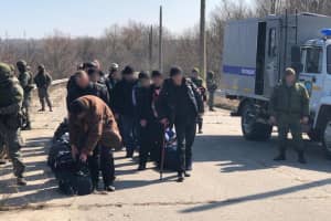 На подконтрольную Украине территорию переведут 300 заключенных из ОРДЛО – Денисова