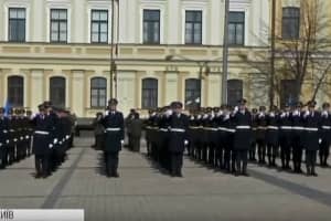 Перешикування й володіння карабіном: до 5 річниці створення Нацгвардії в Києві влаштували вражаючий флешмоб – включення 