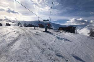 Квітень на порозі: українські Карпати рясно засипає снігом – ФОТО
