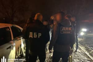 У Харкові майор поліції "погорів" на доларовому хабарі – ДБР