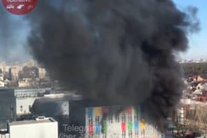 У Києві горить бізнес-центр: є потерпілі