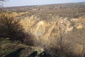 В Днепропетровской области подросток упал в заброшенный карьер – фото, видео