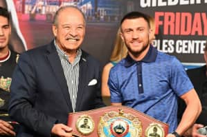 Василю Ломаченку вручили пояс суперчемпіона за версією WBO