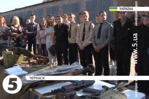 Черкаським школярам влаштували майстер-клас з виживання під час війни