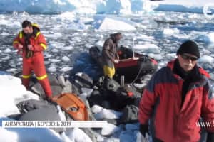 В Україну повернулися зимувальники з антарктичної станції 