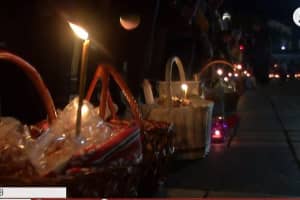 З Благодатним вогнем і благословенням: яка атмосфера панувала в храмах у Великодню ніч – сюжет
