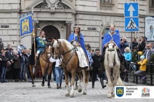 У Львові відзначають День міста в стилі ретро – включення зі святкувань