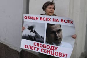 "Свободу Олегу Сенцову!": в Москве устроили одиночные пикеты в поддержку заключенных в России украинцев