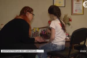"Залишили без ласощів, бо не здала грошей": скандал у початковій школі на Дніпропетровщині