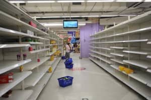 "Новороське процвітання": в окупованому Донецьку закриваються ТЦ і супермаркети