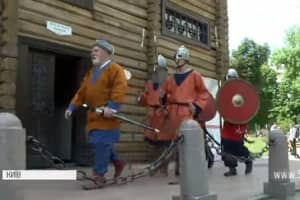 Від Кия до Данила: на сторожі столичних Золотих воріт встановили стародавніх вартових – репортаж 