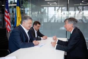 Ускорение движения Украины в ЕС и НАТО – Порошенко передал представителю США разработанный план-хартию