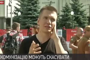 "Если вернут улицу Ленина, то рано или поздно появится и Моторолы": на акцию у КСУ собрались и волонтеры фонда "Вернись живым"