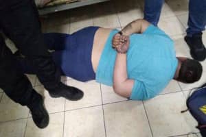 Побив, зґвалтував і змусив перевести кошти на банківську картку: в Києві поліція оперативно затримала злочинця – відео