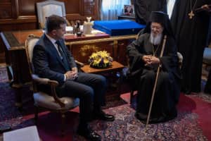 Зеленский встретился с Варфоломеем: СМИ сообщили о недоразумении между собеседниками 