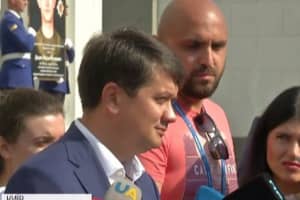 До скасування депутатського імунітету Рада повернеться 3 вересня – Разумков