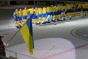 Українська хокейна збірна у важкому матчі поступилась японцям