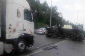 Масштабна ДТП за участю 5 автівок: під Києвом утворився 20-кілометровий затор