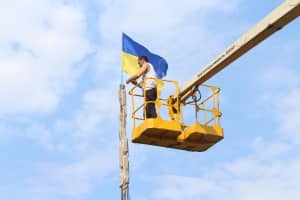 Демонтаж у Станиці: в Луганській ОДА розповіли, як поводиться так звана "ЛНР" і про "кунг" біля зламу мосту