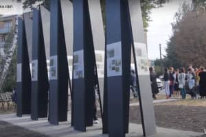 Признает свою вину: немецкий фонд в Бердичеве открыл мемориал жертвам Холокоста – сюжет