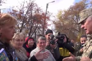 "ВСУ – это безопасность": как жители Золотого-4 относятся к разведению сил – репортаж с фронта