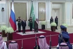 Фальшиво і негармонійно: в Саудівській Аравії музикантам не вдалося виконати гімн РФ – реакція Путіна