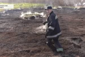 По тонне воды на метр квадратный: в Черкасской области уже неделю тушат торфяники