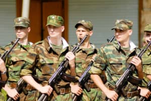 Бійня в російській військовій частині: солдат застрелив вісьмох людей і поранив двох