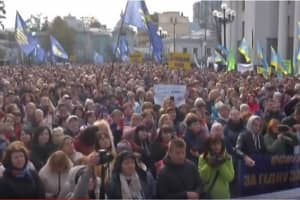 40-годинний робочий тиждень і жодних доплат: хто хоче зекономити на зарплаті вчителів – репортаж
