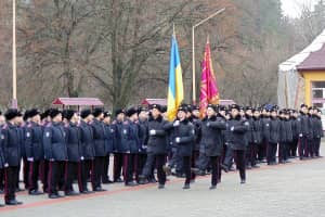 Петр Порошенко пришел в гости к лицеистам Луганского военного лицея-интерната – видео