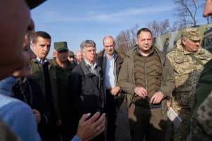 Послов 4-х стран свозили в Петровское и Золотое – что им показывали 