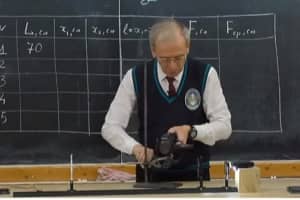 Одеський учитель з фізики став популярним ютуб-блогером: школярі та батьки дітей у захваті 