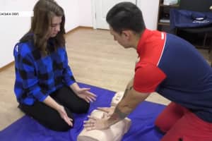До приезда "скорой": в Черкассах журналистов учили спасать жизни
